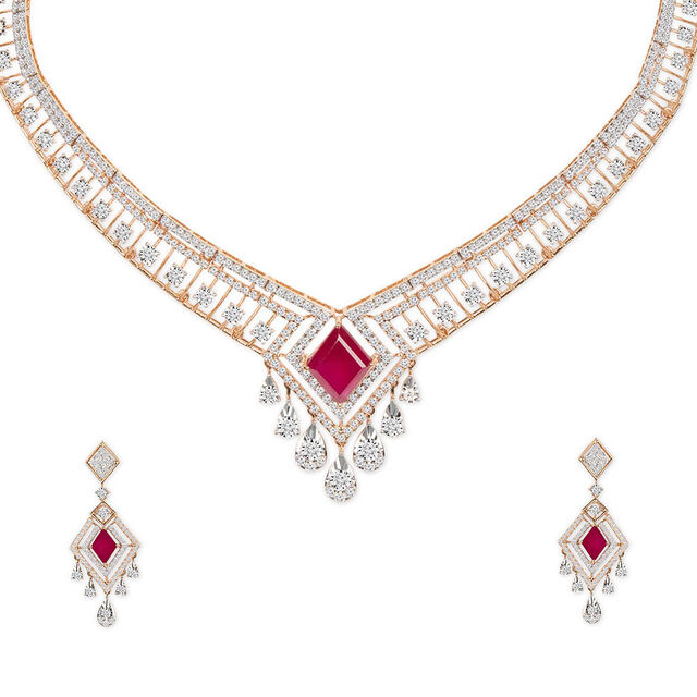 Tanishq 18KT Diamond Neckwear with Earrings for Women 3