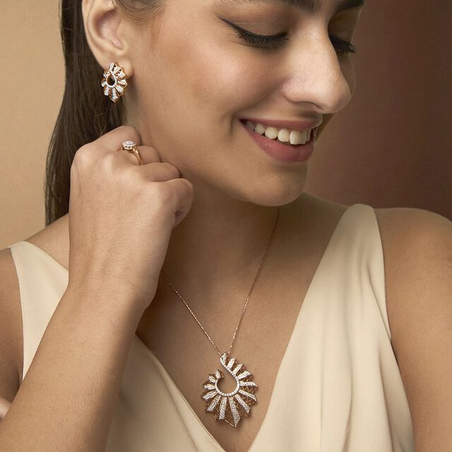 Tanishq 18KT Diamond Pendant with Earrings for Women 2