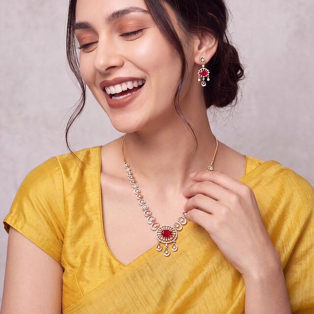 Tanishq 18KT Diamond Neckwear & Earring Set for Women 3