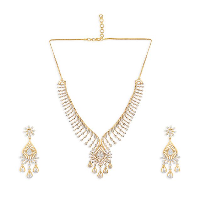 Tanishq 18KT Diamond Neckwear & Earring Set for Women 