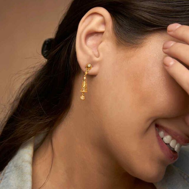 Sleek Floral Gold Drop Earrings 2