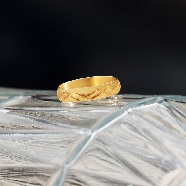 Lustrous 22 Karat Gold Zig-Zag Patterned Ring,,hi-res 