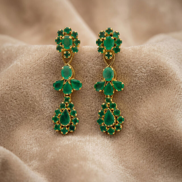 Tanishq 18KT Gold Earrings for Women 