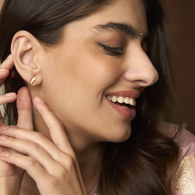 Sophisticated Pendant with Earrings Set 2