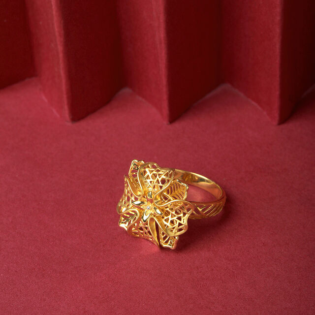 Tanishq 22 Karat Gold Finger Ring for Women 