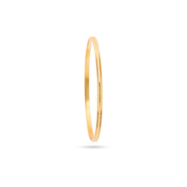Sleek Gold Embrace Bangle 