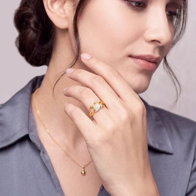 Tanishq 22KT Gold Finger Ring for Women 3