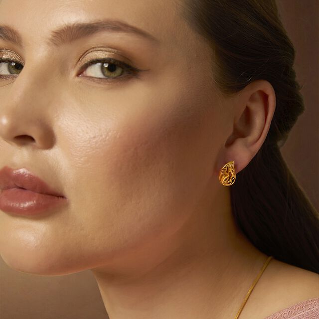 Tanishq 22KT Gold Stud Earrings for Women 2