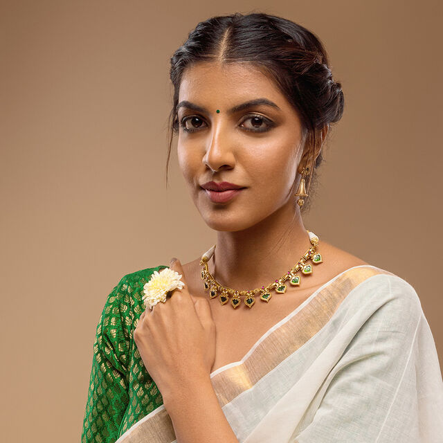 Tanishq 22 Karat Gold Necklace Set for Women 