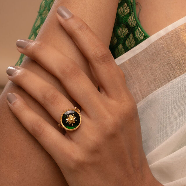 Radiant Pookkalam Ring 
