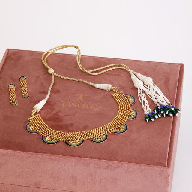 Graceful Peacock Feather Inspired Necklace Set 6