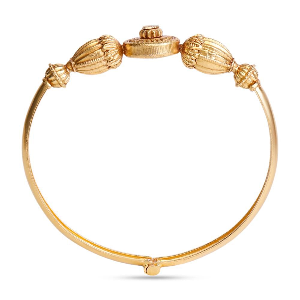 Buy Vishu Peepal Kasu Bangle at Best Price | Tanishq US