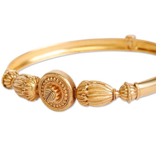 Vishu Peepal Kasu Bangle 8