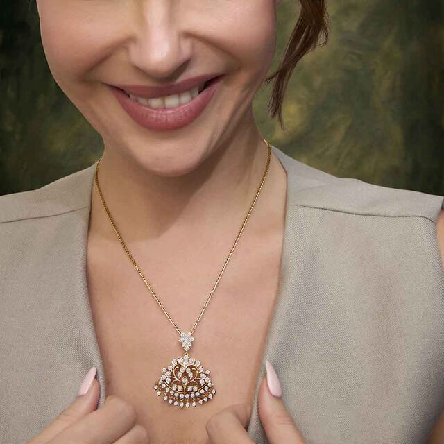 Tanishq 22KT Diamond Chain with Pendant for Women 2
