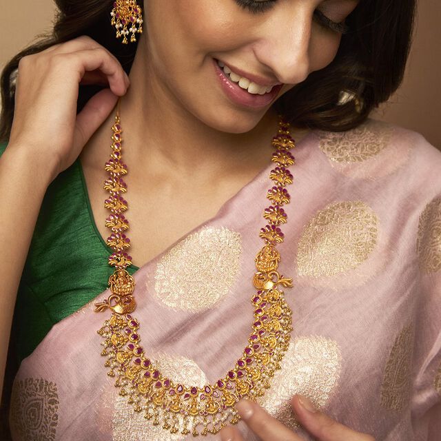 Tanishq 22KT Gold Neckwear with Earrings for Women 2