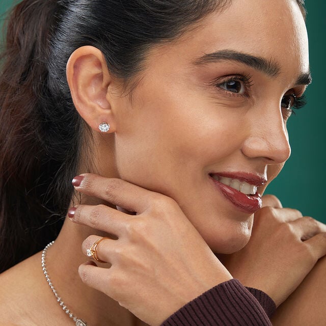 Tanishq 18KT Diamond Earrings for Women 2