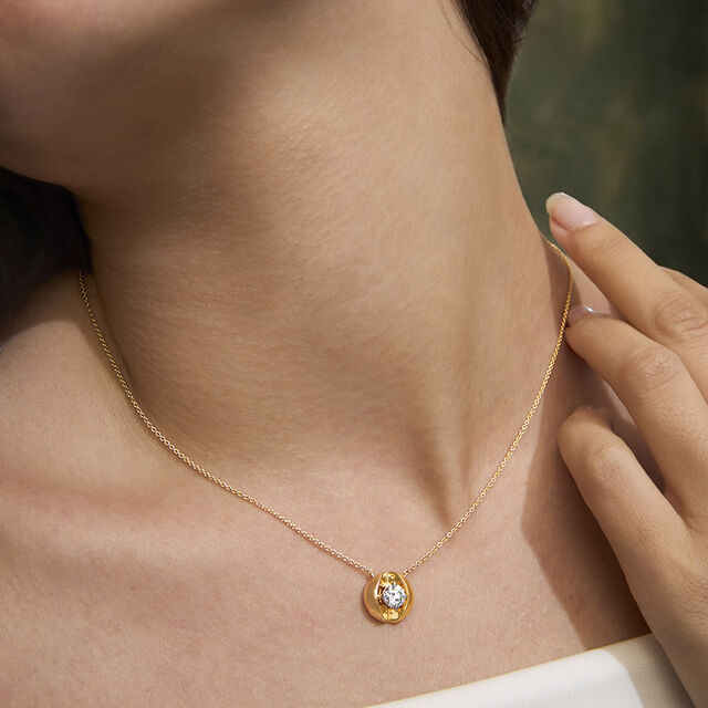 Tanishq 18KT Diamond Pendant with Chain for Women 2