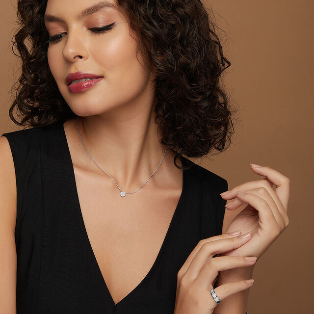 Tanishq 10KT Diamond  Pendant with Chain 5