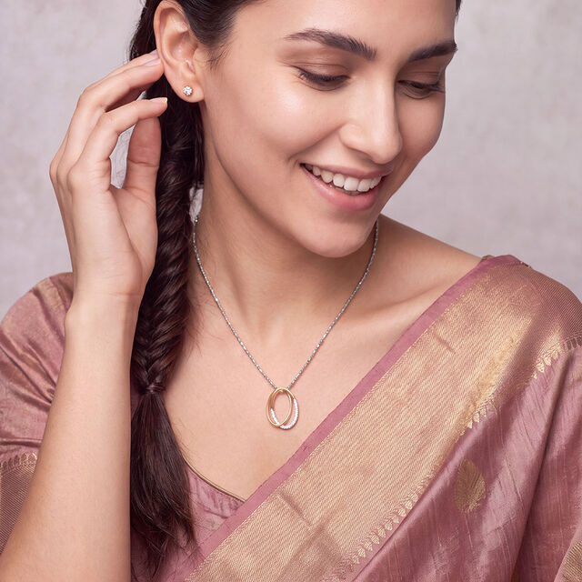 Tanishq Intertwined Oval Diamond Necklace 3