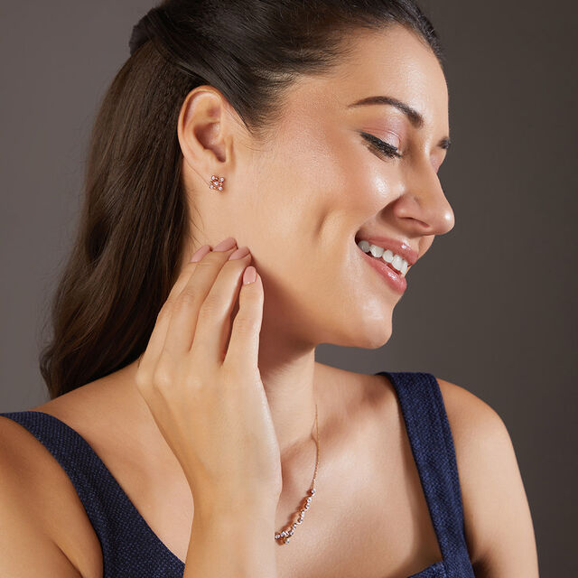Tanishq Quadrant Lattice Stud Earrings for Women 2