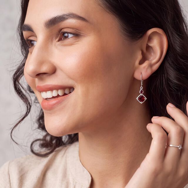 Tanishq 14KT Gold Earrings for Women 2