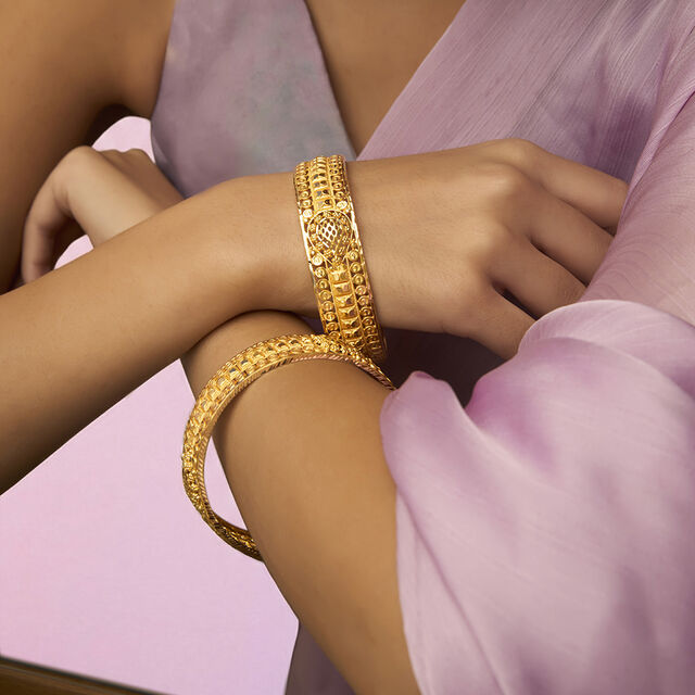 Tanishq 18KT Gold Bangle for Women 2