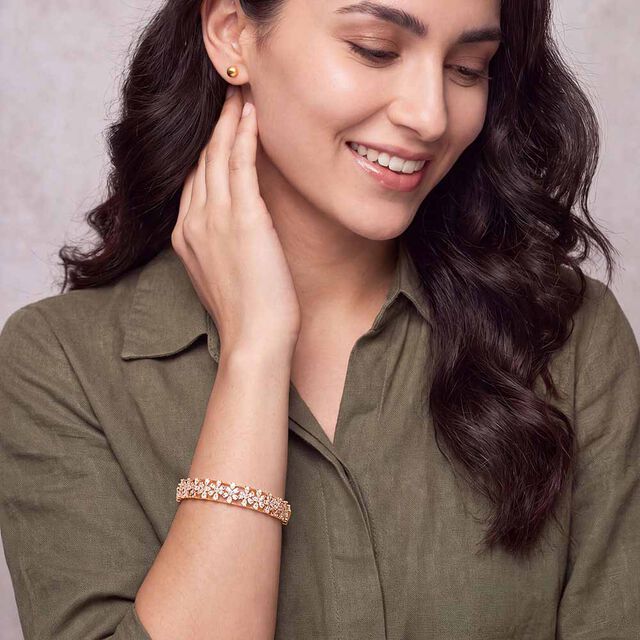 Radiant Diamond and Rose Gold Bangle 3