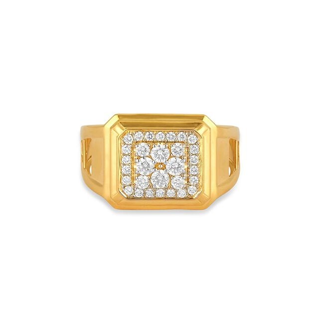 Regal 18 Karat Yellow Gold And Diamond Finger Ring 