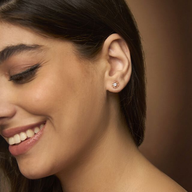Tanishq 18 KT Diamond Pendant and Earrings Set for Women 2