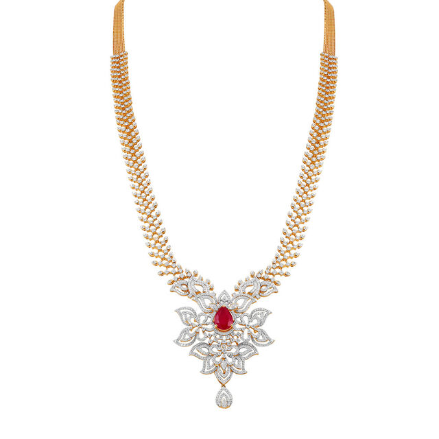 Elegant 18 Karat Gold Necklace with Diamond Accents 