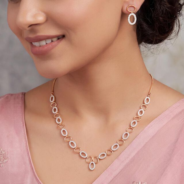 Tanishq 18KT Diamond Necklace Set for Women 2