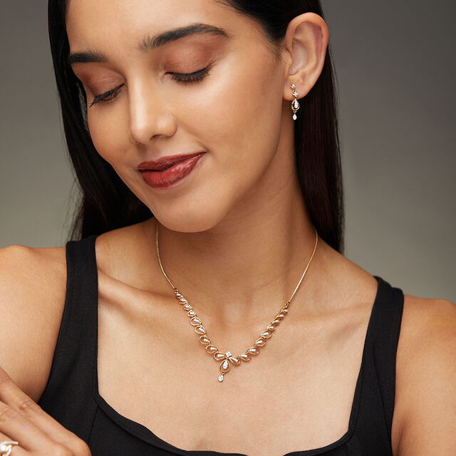 Tanishq 18KT Diamond Necklace Set for Women 2