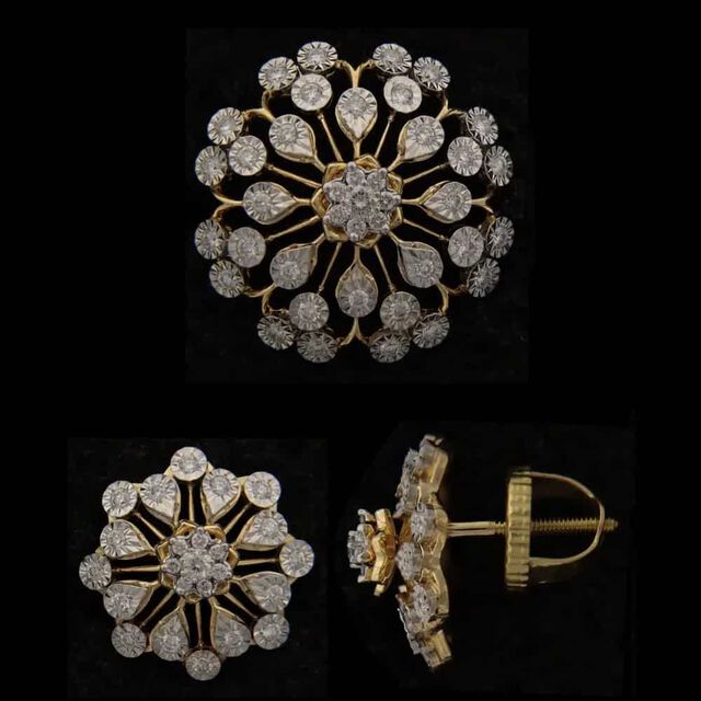 Tanishq Gold Pendant and Earrings Set 
