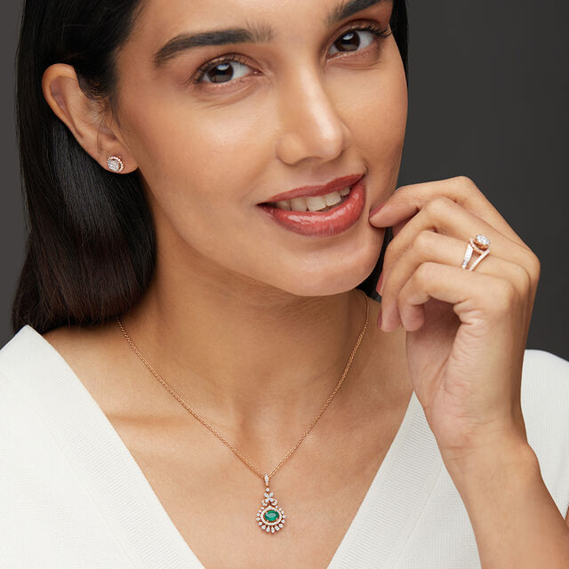 Tanishq 18KT Diamond Pendant with Chain for Women 2