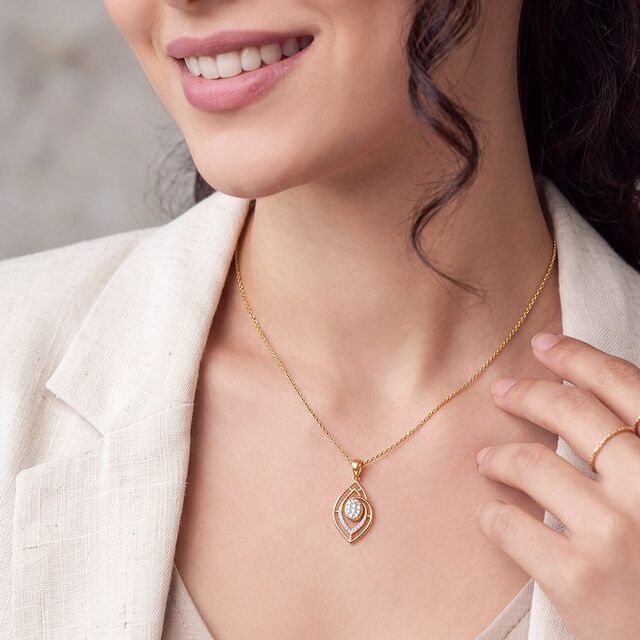 Tanishq 18KT Diamond Pendant for Women 3