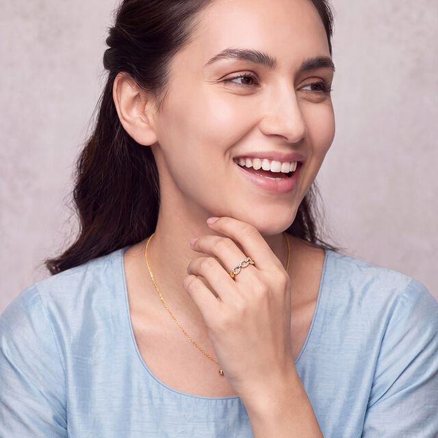 Tanishq 18 KT Linked Diamond Ring for Women 2