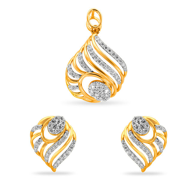 Tanishq 18 Karat Diamond Pendant and Earrings Set for Women 5