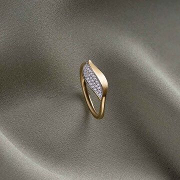 Leaf of Radiant Gold Ring