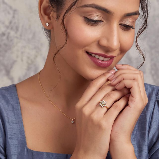 Tanishq 18 Karat Diamond Finger Ring for Women 3