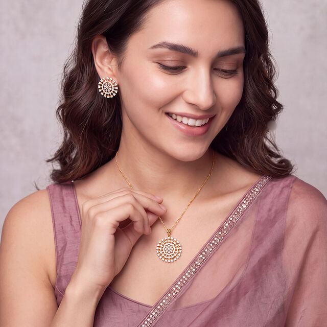 Tanishq 18KT Diamond Pendant and Earrings Set for Women 3