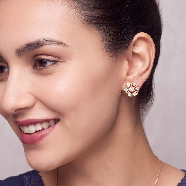 Tanishq 18 KT Diamond Earrings for Women 3