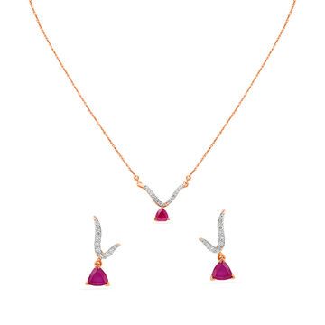 Tanishq 18 Karat Diamond Necklace Set for Women