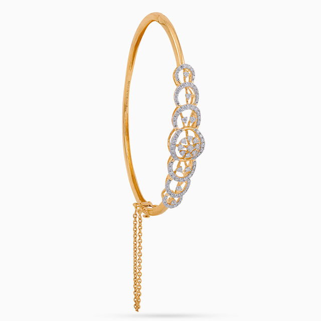 Circle-Linked Gold Bangle