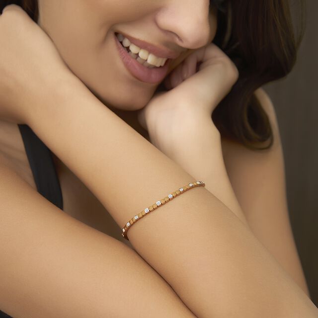 Tanishq 18KT Diamond Bracelet for Women 2