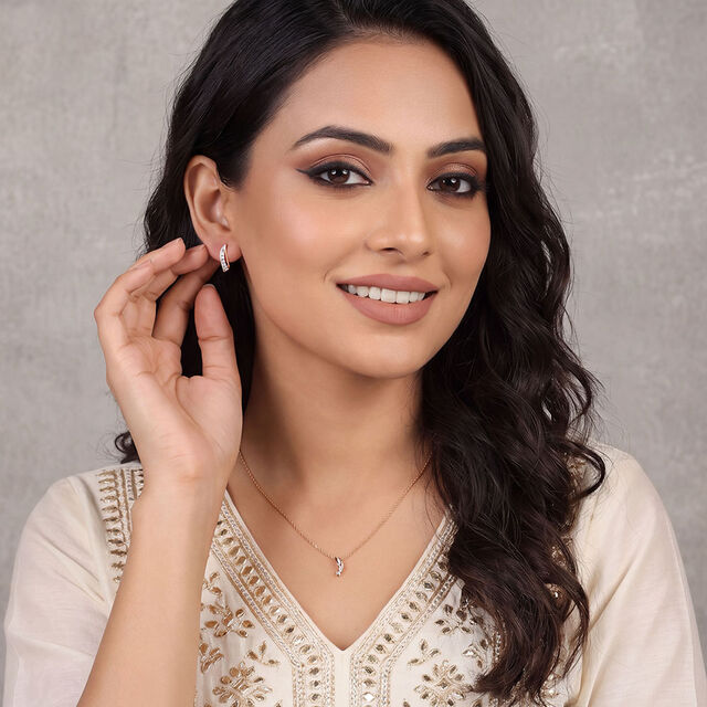 Tanishq 18 Karat Diamond Earrings for Women 2