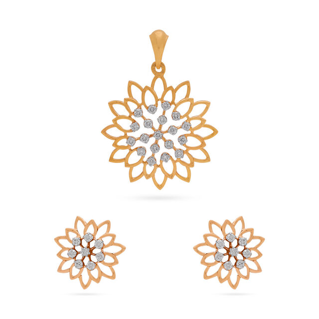 Graceful Gold Pendant Set 
