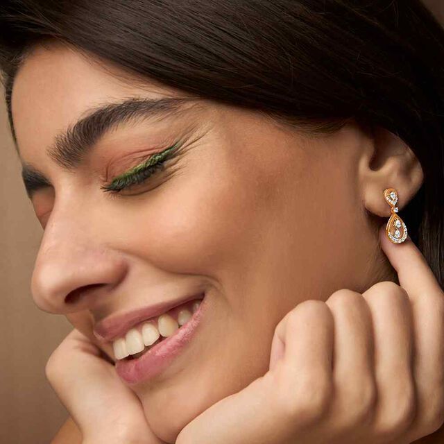Tanishq 18KT Diamond Drop Earring for Women 2