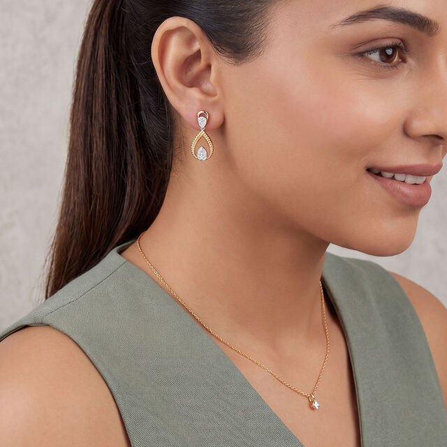Tanishq 18KT Diamond Earrings for Women 3