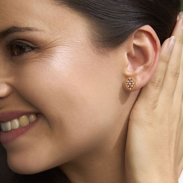 Tanishq 18KT Diamond Stud Earrings for Women 2