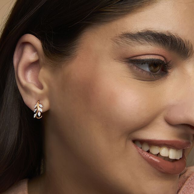 Tanishq 18KT Diamond Stud Earring for Women 2